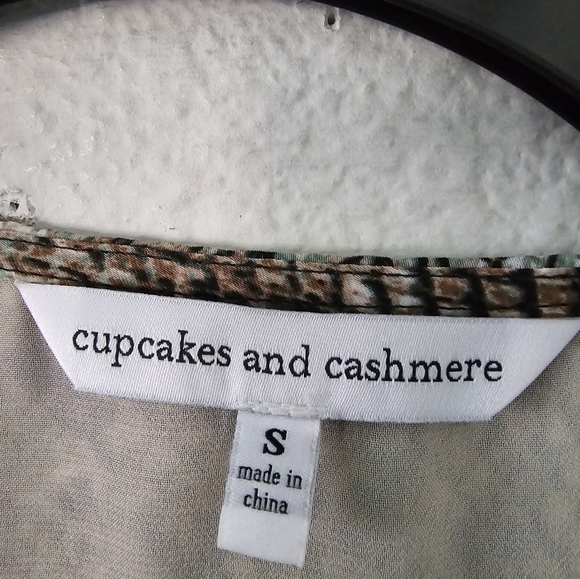 Cupcakes & Cashmere Blouse Womens Sz S Jasper Pyton Wrap  Top Animal Print - Picture 9 of 13
